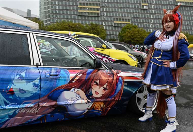 Decorating cars with animes gains followers in Japan