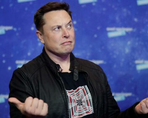 Elon Musk creates an AI company to challenge ChatGPT