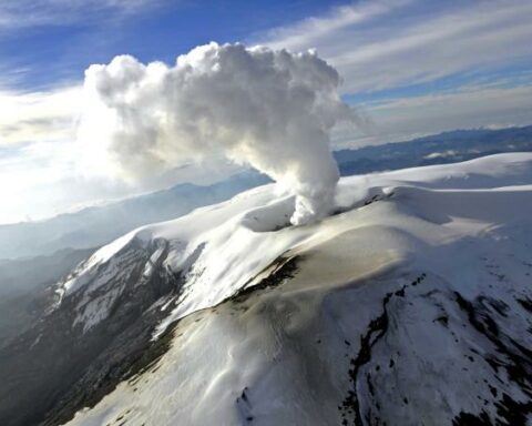 Evacuations advance due to the emergency in Nevado del Ruiz