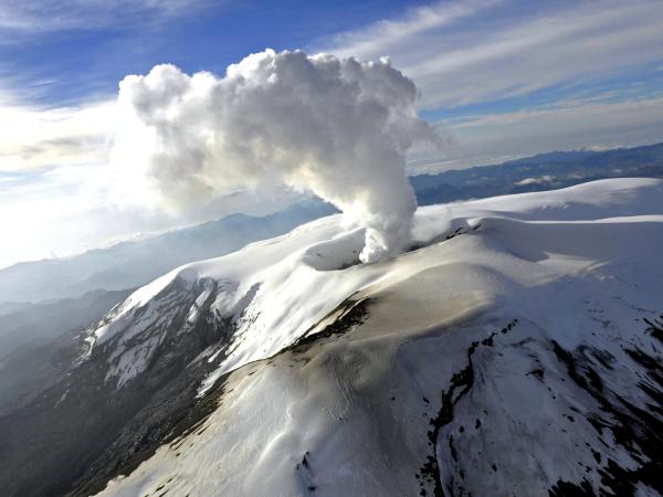 Evacuations advance due to the emergency in Nevado del Ruiz