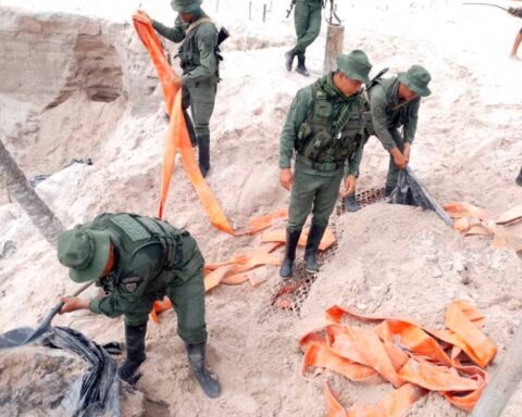 FANB destroyed illegal mining equipment in Parque Yapacana Amazonas