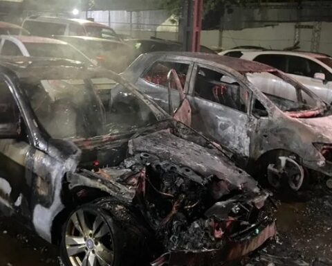 Fire affected two cars in a vehicle park