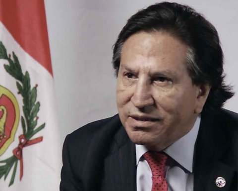 Former President Alejandro Toledo arrives in Peru after being extradited by the US
