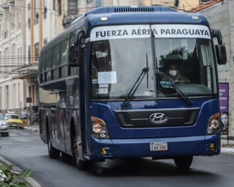 Free government buses on break for holy days