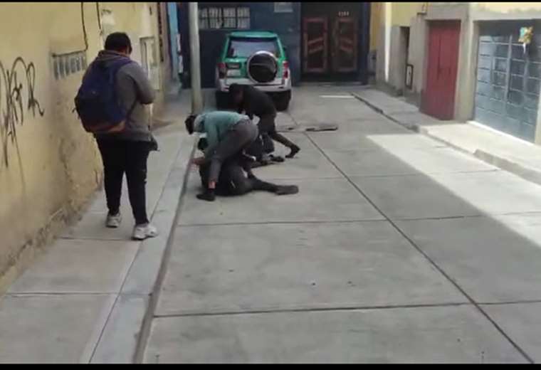 Government delegation will investigate beatings against four students with different abilities in a school in La Paz