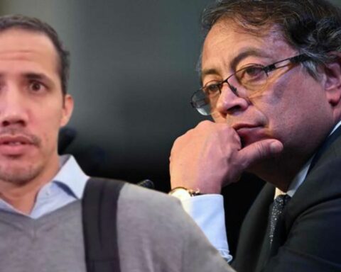 Gustavo Petro "seems like a Venezuelan official" when expelling opponent Juan Guaidó