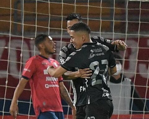 Independiente beat Wilstermann (0-1) and leaves him in the queue