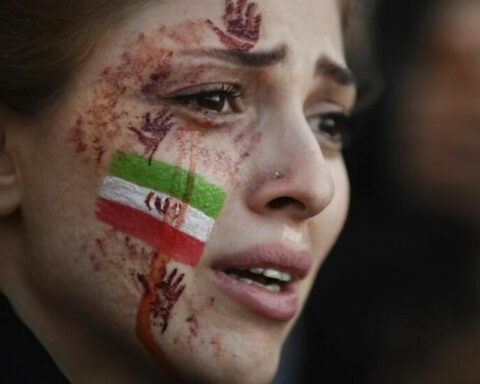 Iran to monitor unveiled women with smart cameras