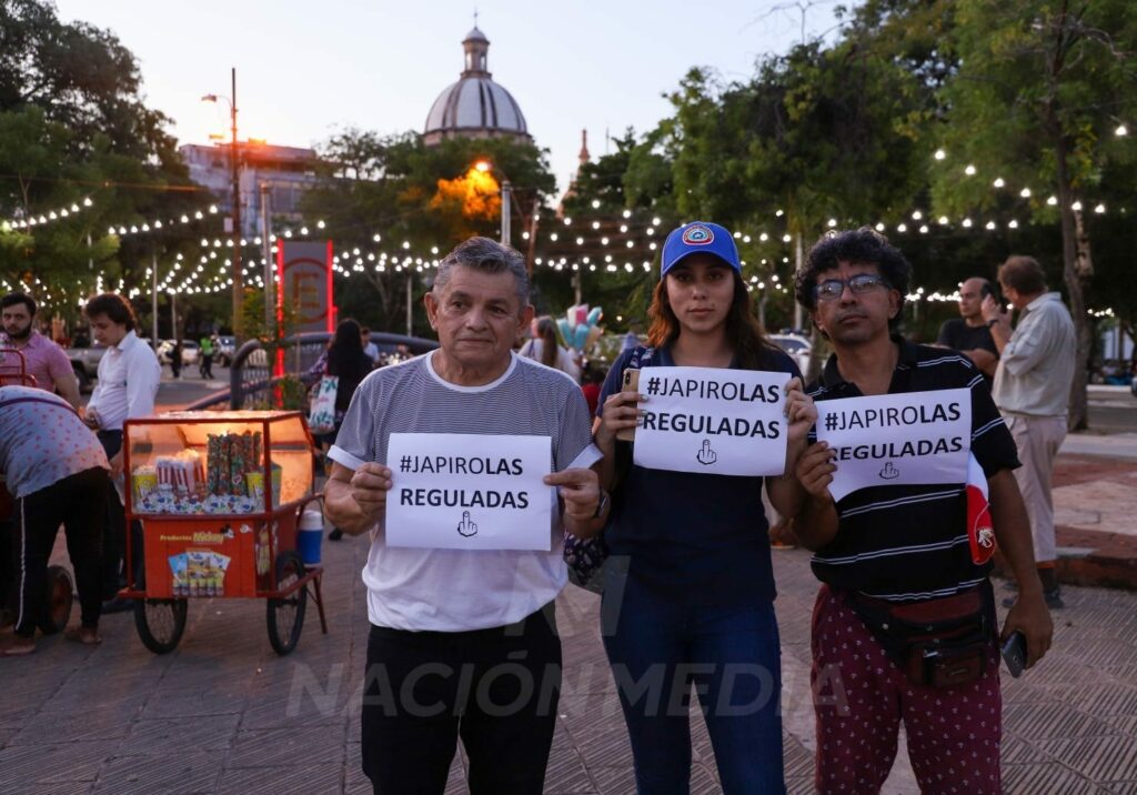#JapiroLasReguladas: citizens protest for better public transport
