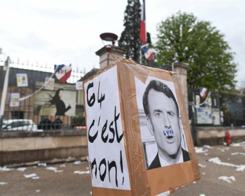 Macron enacts the pension reform law in France