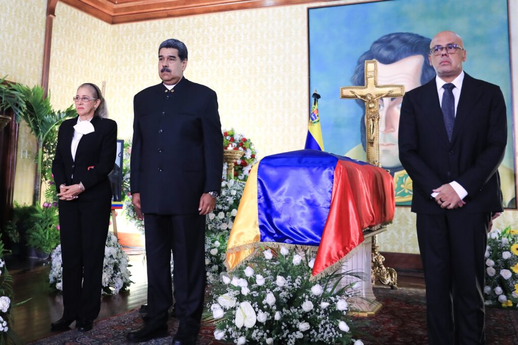 Maduro: Tibisay was key in the construction of the new Electoral Power