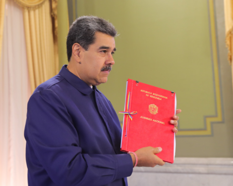 Maduro: it is necessary to shake the moral foundations of the Republic