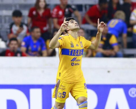 'Manita' de Tigres to get into the semifinals