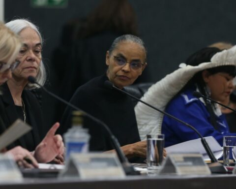 Marina Silva denounces the dismantling of environmental inspections
