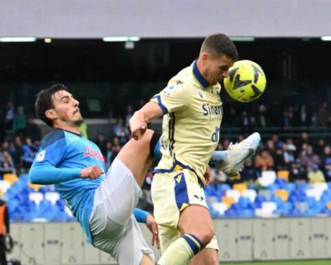 Napoli drew 0-0 against Hellas Verona, but remains an outstanding leader