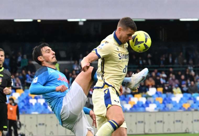 Napoli drew 0-0 against Hellas Verona, but remains an outstanding leader