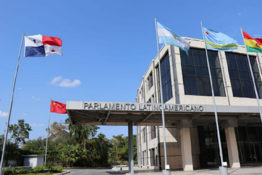 Parlatino learns about Venezuelan public policies to empower women