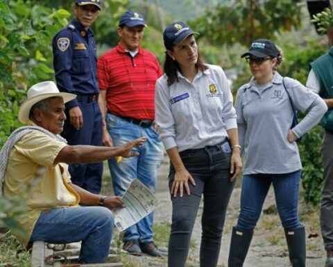 Petro ordered the evacuation of 2,500 families from the Nevado del Ruiz area