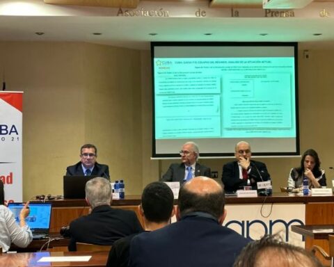 Coloquio, América Latina