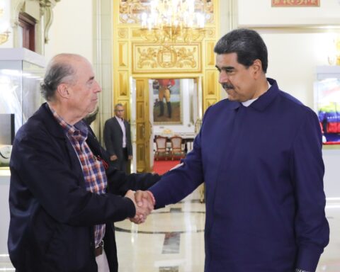 President Maduro receives Foreign Minister Leyva