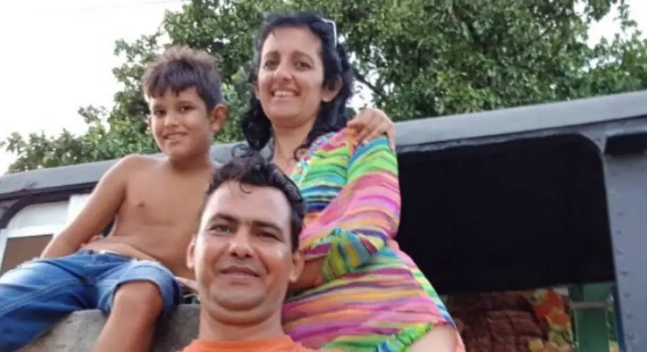 Preso del 11J Samuel Pupo Martínez junto a su esposa e hijo