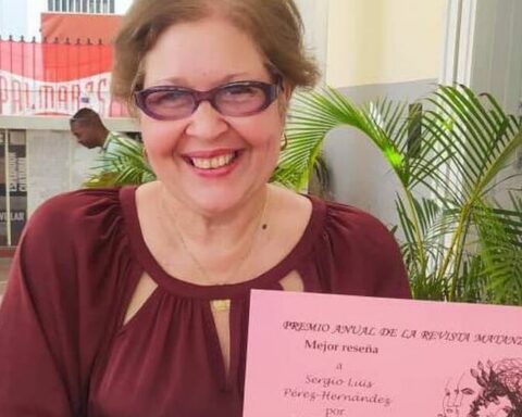 Professor Alina Bárbara López denounces a "attempted kidnapping" by the Cuban political police