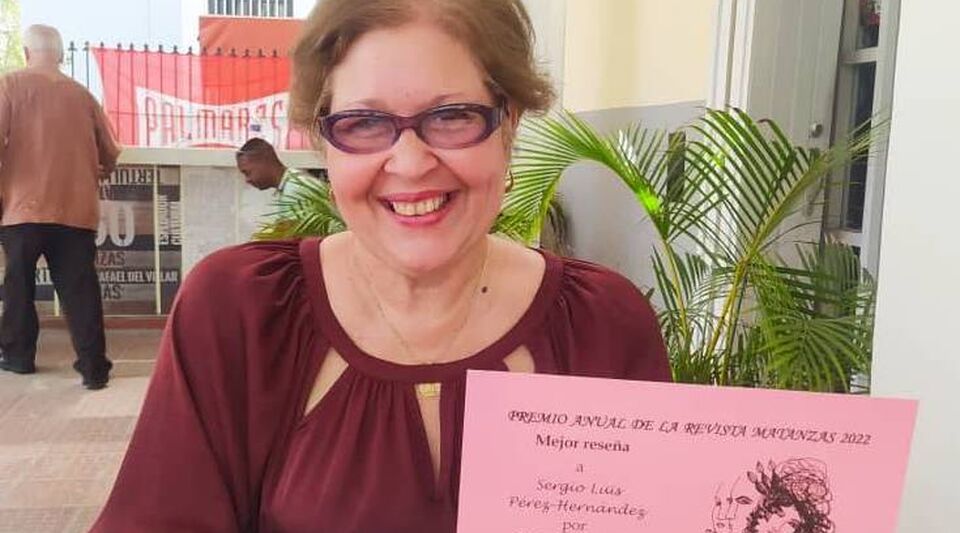 Professor Alina Bárbara López denounces a "attempted kidnapping" by the Cuban political police