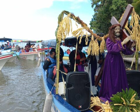 Regime cancels traditional aquatic Via Crucis of Granada and announces its own