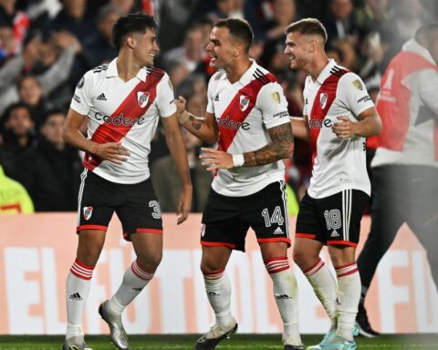 River, with 10 players, captures an important victory against Cristal