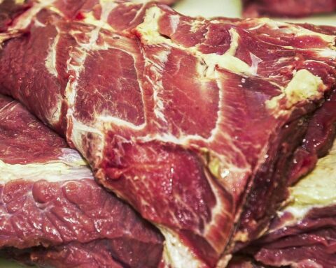 Russia lifts embargo on imports of Brazilian beef