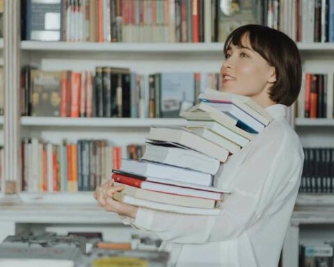 The 10 books that Constanza Arata considers mandatory reading in the life of every lover of letters