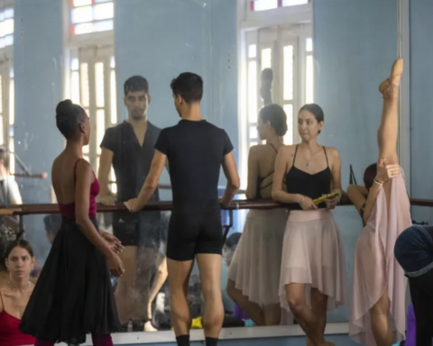 The National Ballet of Cuba begins a tour of Spain and Costa Rica