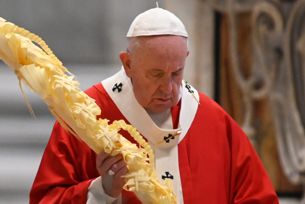 The Pope appreciates the prayers for his health after presiding over the Ramos mass