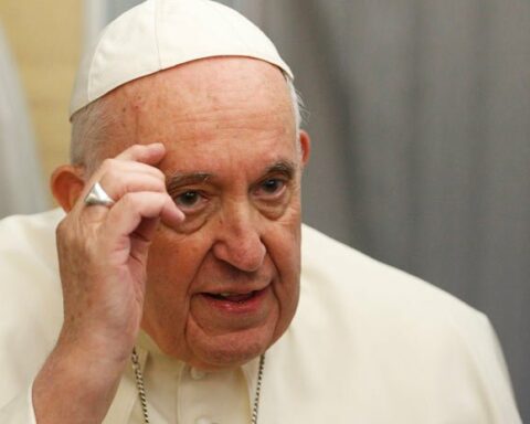 The Pope asks to eradicate "indifference"