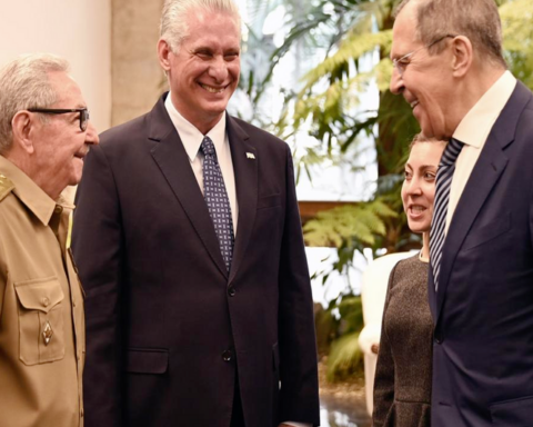 The Russian foreign minister meets in Havana behind closed doors with Raúl Castro and Díaz-Canel