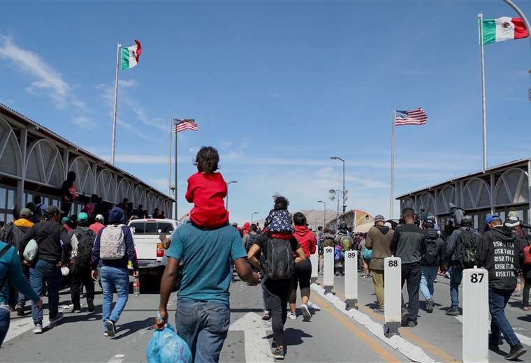 The US will open centers in Colombia and Guatemala for migrant applications