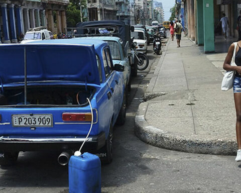 The fuel crisis affects face-to-face classes at Cuban universities