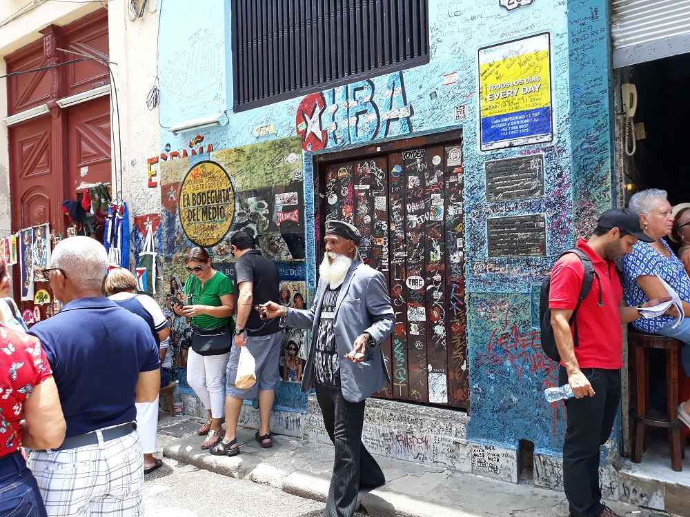 Fachada de La Bodeguita del Medio