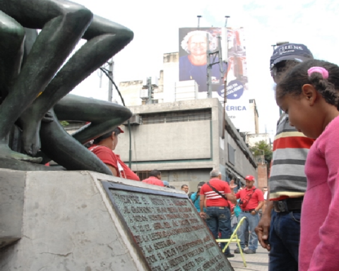 Rinden homenaje a los caídos del 11, 12 y 13 de abril con Misa Ecuménica Oración