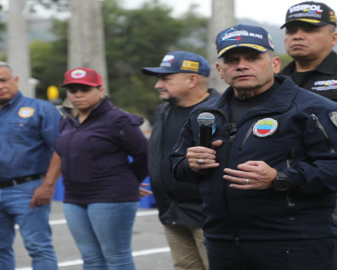 They reallocate weapons to strengthen the country's security forces