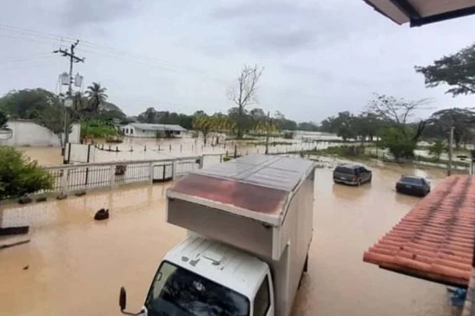 They report 85 houses flooded and roads collapsed after rains in Panamericano, Táchira