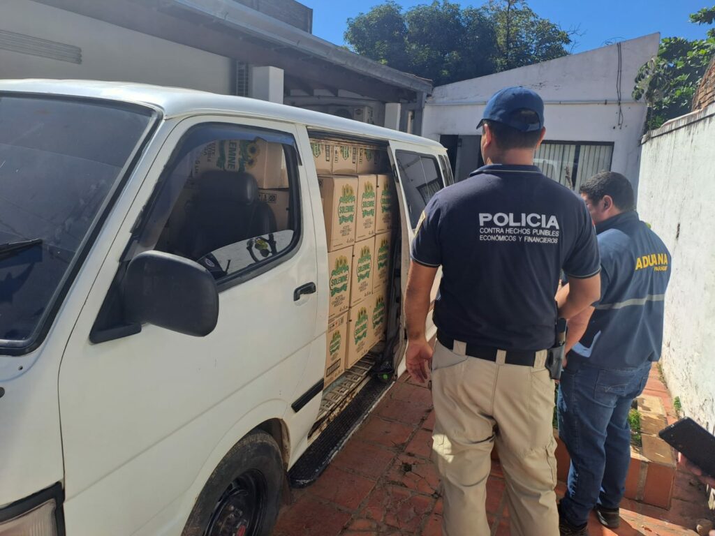 They seize a vehicle full of contraband goods