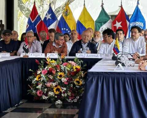 Third negotiation cycle Petro-ELN government begins on April 27