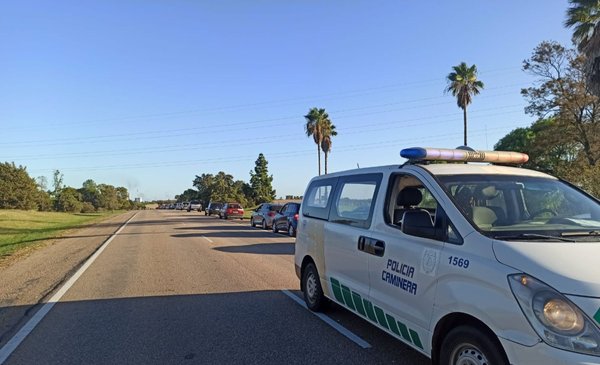 Tourism Week: exodus of Uruguayans to Argentina with lines of more than two kilometers on the San Martín bridge