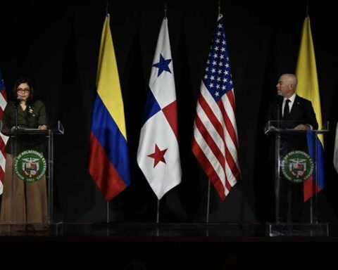 USA seeks "safe ways" for migrants although it warns illegals