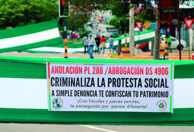 Unions stop blockades and ask Arce to formalize withdrawal of Law 280