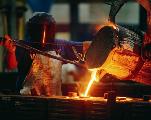 Vice President highlights significant improvements in the metallurgical industry