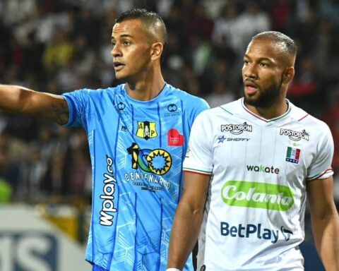 Video: Match Once Caldas vs. Alianza Petrolera was suspended, after invasion of fans on the playing field