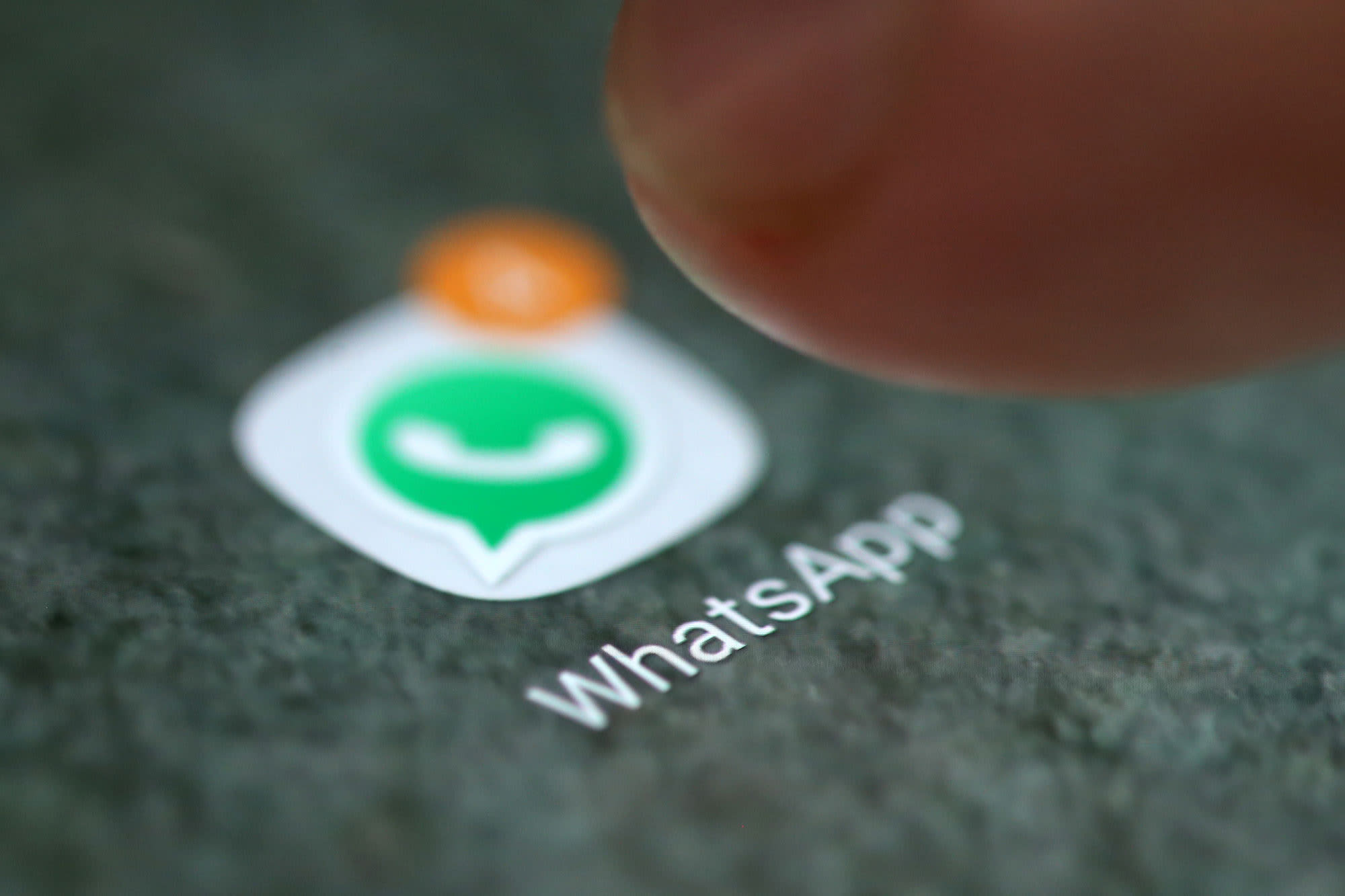 WhatsApp will allow you to save temporary messages