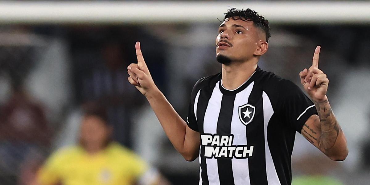 3-0: Botafogo remains intractable in Brazil